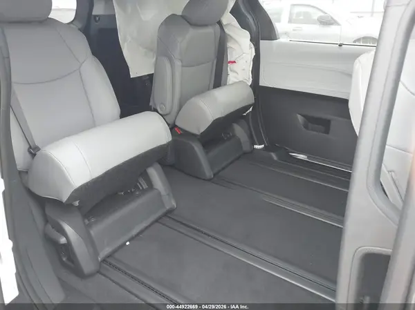 5TDYRKEC1TS299782 2026 TOYOTA SIENNA - Image 8