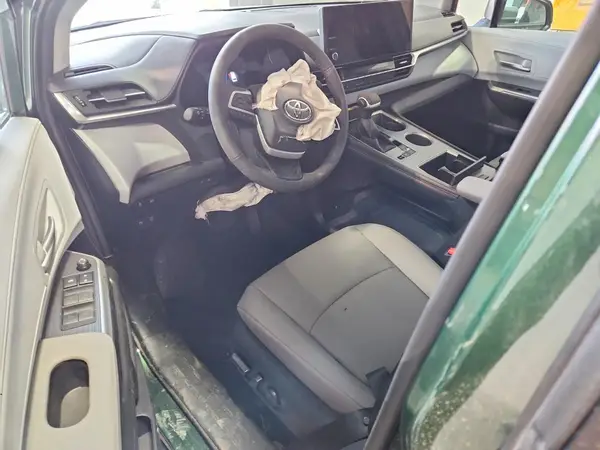 5TDYRKEC1TS314121 2026 TOYOTA SIENNA - Image 8