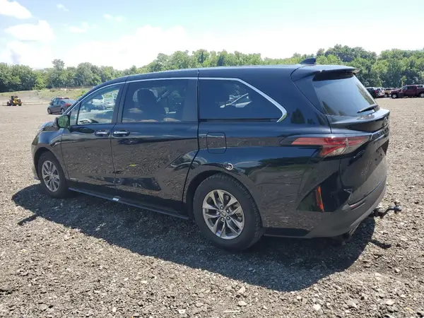 5TDYRKEC2MS005744 2021 TOYOTA SIENNA - Image 2