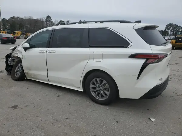 5TDYRKEC2MS006408 2021 TOYOTA SIENNA - Image 2