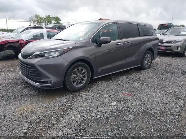 5TDYRKEC2MS017781 2021 TOYOTA SIENNA - Image 2