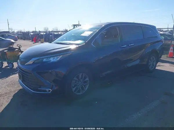 5TDYRKEC2MS023578 2021 TOYOTA SIENNA - Image 2