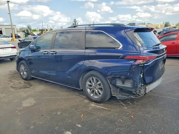 5TDYRKEC2MS038209 2021 TOYOTA SIENNA - Image 2