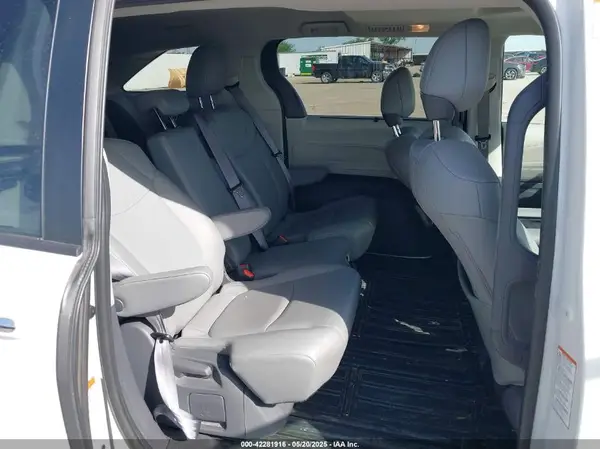 5TDYRKEC2MS041417 2021 TOYOTA SIENNA - Image 8