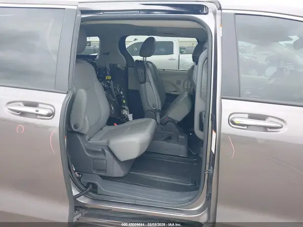 5TDYRKEC2MS042860 2021 TOYOTA SIENNA - Image 8