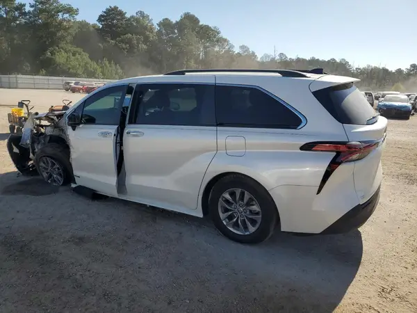 5TDYRKEC2MS045189 2021 TOYOTA SIENNA - Image 2
