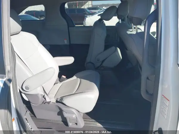 5TDYRKEC2MS053924 2021 TOYOTA SIENNA - Image 8