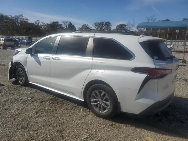 5TDYRKEC2NS086410 2022 TOYOTA SIENNA - Image 2