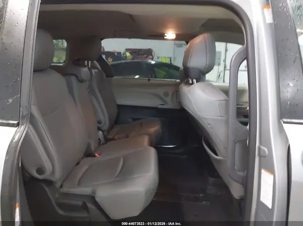 5TDYRKEC2NS087332 2022 TOYOTA SIENNA - Image 8
