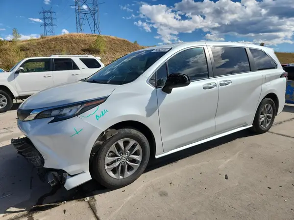 5TDYRKEC2NS106185 2022 TOYOTA SIENNA - Image 1