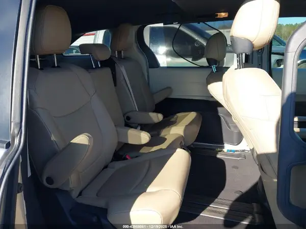 5TDYRKEC2NS118823 2022 TOYOTA SIENNA - Image 8