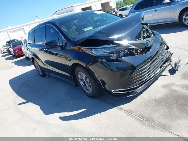 5TDYRKEC2NS125318 2022 TOYOTA SIENNA - Image 1