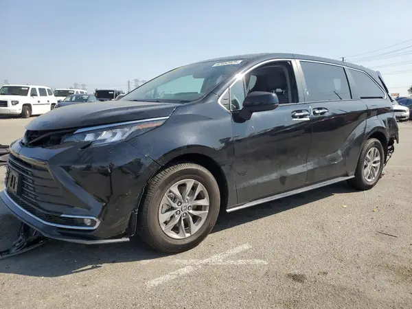 5TDYRKEC2NS129689 2022 TOYOTA SIENNA - Image 1