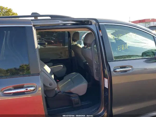 5TDYRKEC2NS133631 2022 TOYOTA SIENNA - Image 8