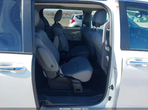 5TDYRKEC2PS139206 2023 TOYOTA SIENNA - Image 8