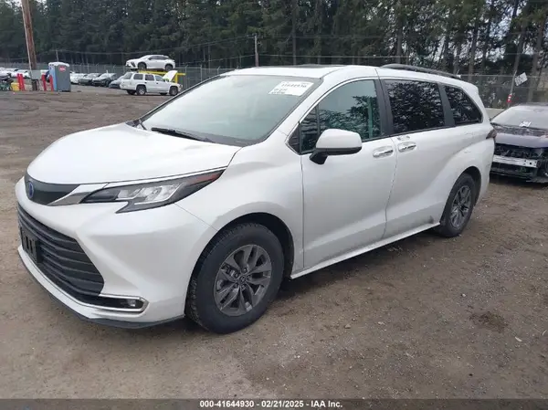 5TDYRKEC2PS147984 2023 TOYOTA SIENNA - Image 2
