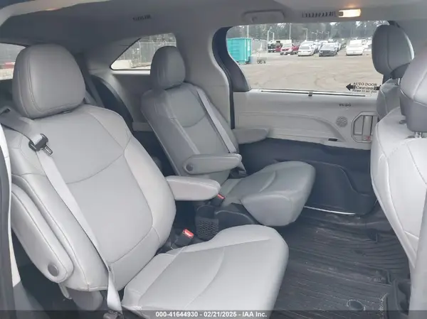 5TDYRKEC2PS147984 2023 TOYOTA SIENNA - Image 8