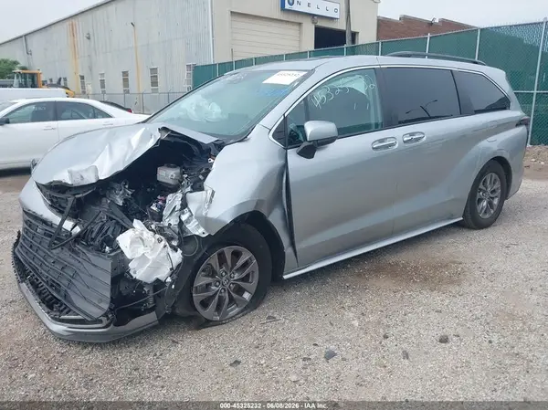 5TDYRKEC2PS173680 2023 TOYOTA SIENNA - Image 2