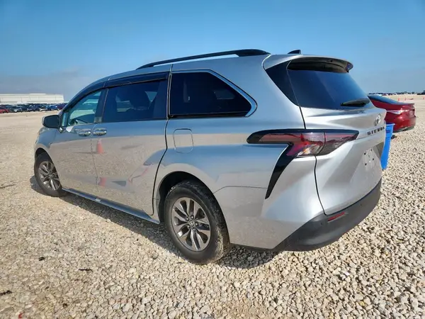 5TDYRKEC2PS179981 2023 TOYOTA SIENNA - Image 2