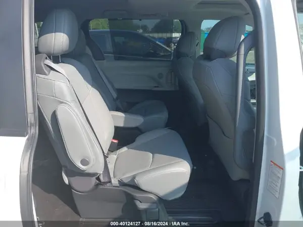 5TDYRKEC2RS187596 2024 TOYOTA SIENNA - Image 8