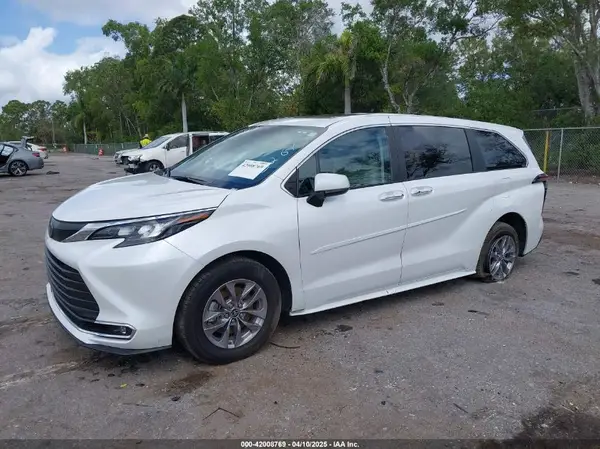 5TDYRKEC2RS193267 2024 TOYOTA SIENNA - Image 2