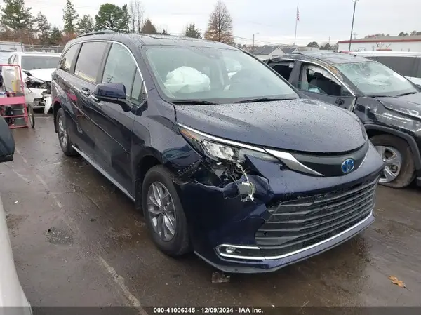 5TDYRKEC2RS195746 2024 TOYOTA SIENNA - Image 1