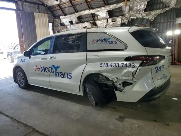 5TDYRKEC2RS217454 2024 TOYOTA SIENNA - Image 2