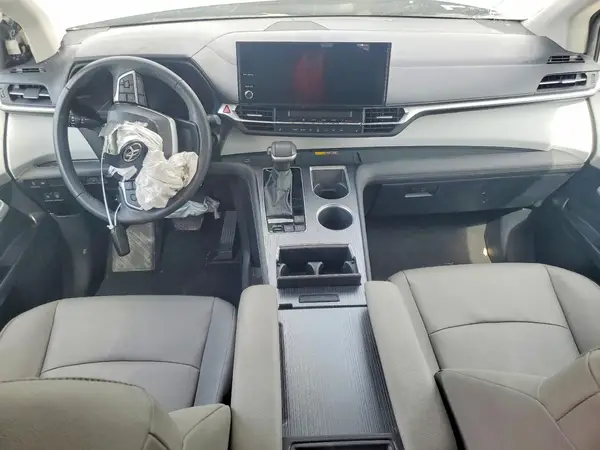 5TDYRKEC2SS227911 2025 TOYOTA SIENNA - Image 8