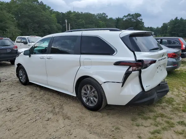 5TDYRKEC2SS233384 2025 TOYOTA SIENNA - Image 2