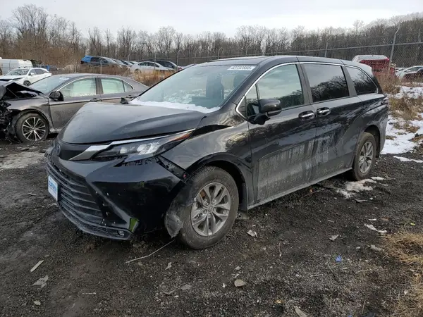 5TDYRKEC2SS235037 2025 TOYOTA SIENNA - Image 1