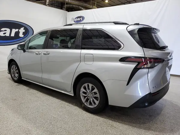 5TDYRKEC2SS237466 2025 TOYOTA SIENNA - Image 2