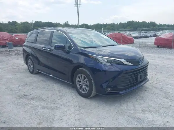 5TDYRKEC2SS237628 2025 TOYOTA SIENNA - Image 1