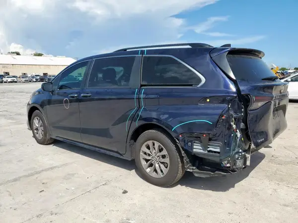 5TDYRKEC2SS244756 2025 TOYOTA SIENNA - Image 2