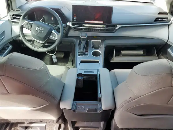 5TDYRKEC2SS244756 2025 TOYOTA SIENNA - Image 8