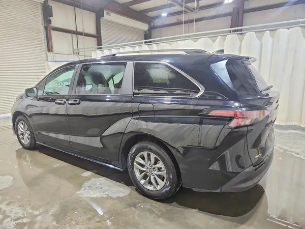 5TDYRKEC2SS255420 2025 TOYOTA SIENNA - Image 2