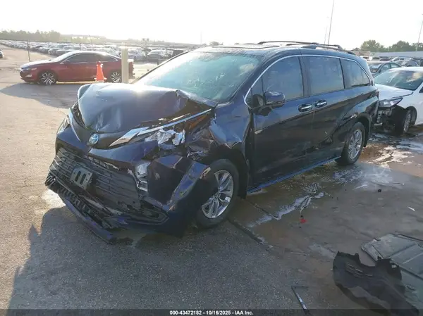 5TDYRKEC2SS259029 2025 TOYOTA SIENNA - Image 2
