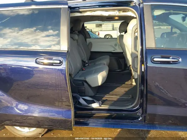 5TDYRKEC2SS259029 2025 TOYOTA SIENNA - Image 8