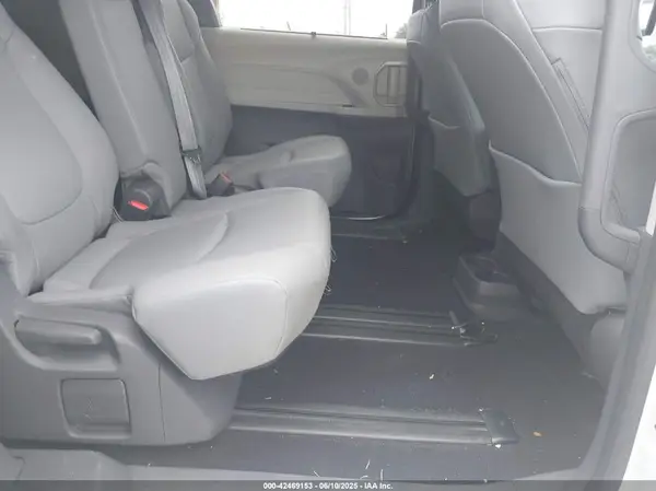 5TDYRKEC3MS004361 2021 TOYOTA SIENNA - Image 8