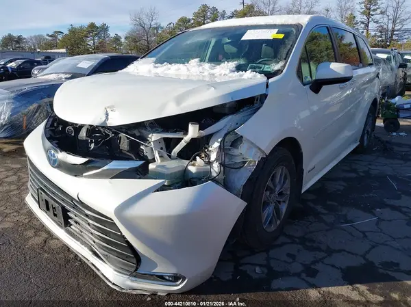 5TDYRKEC3MS008734 2021 TOYOTA SIENNA - Image 2