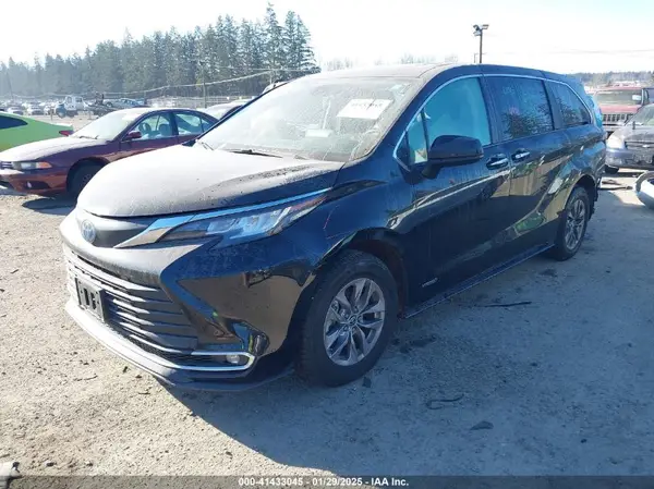 5TDYRKEC3MS011035 2021 TOYOTA SIENNA - Image 2