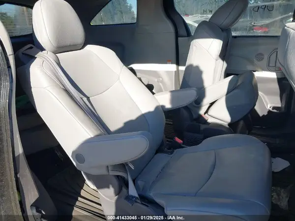 5TDYRKEC3MS011035 2021 TOYOTA SIENNA - Image 8