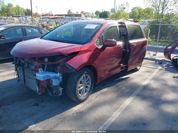 5TDYRKEC3MS024450 2021 TOYOTA SIENNA - Image 2