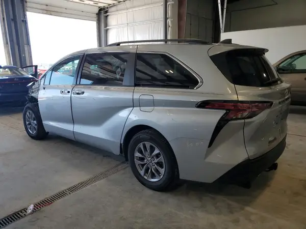 5TDYRKEC3MS027297 2021 TOYOTA SIENNA - Image 2