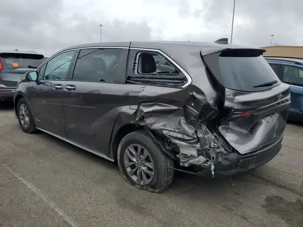 5TDYRKEC3MS027493 2021 TOYOTA SIENNA - Image 2