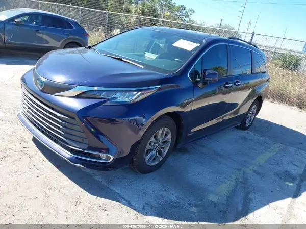 5TDYRKEC3MS029177 2021 TOYOTA SIENNA - Image 2