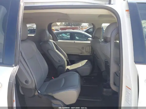 5TDYRKEC3MS045055 2021 TOYOTA SIENNA - Image 8