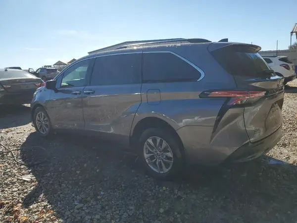 5TDYRKEC3MS055181 2021 TOYOTA SIENNA - Image 2