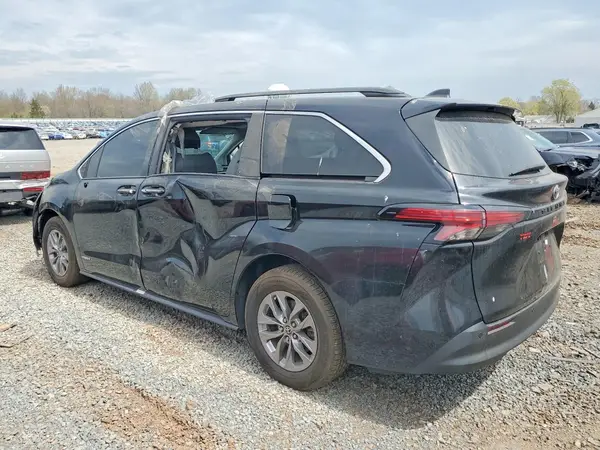 5TDYRKEC3MS058534 2021 TOYOTA SIENNA - Image 2