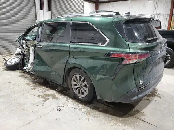 5TDYRKEC3MS066228 2021 TOYOTA SIENNA - Image 2