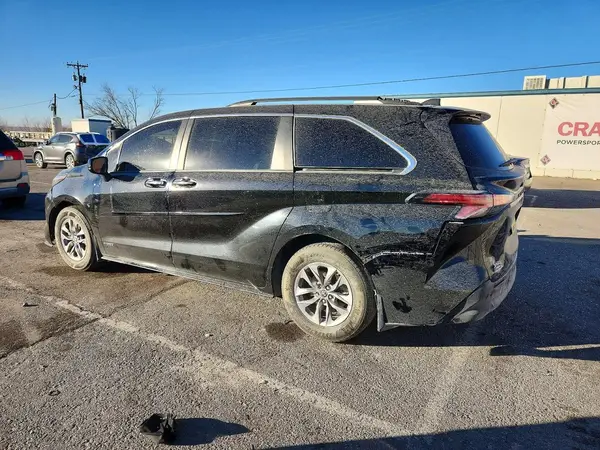 5TDYRKEC3MS067069 2021 TOYOTA SIENNA - Image 2